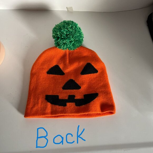 Halloween hat Toque with a jack-o'lantern face and green pompom, flashing lights - Picture 8 of 8